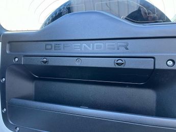 LAND ROVER DEFENDER 2.0 SD4 HSE SUV 5dr Diesel Auto 4WD Euro 6 (s/s) (240 ps)