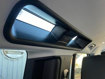 LAND ROVER DEFENDER 2.0 SD4 HSE SUV 5dr Diesel Auto 4WD Euro 6 (s/s) (240 ps)