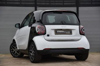 SMART FORTWO 17.6kWh Exclusive Coupe 2dr Electric Auto (22kW Charger) (82 ps)