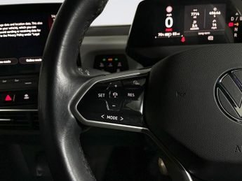 VOLKSWAGEN ID.3 Pro Performance 58kWh Family Hatchback 5dr Electric Auto (204 ps