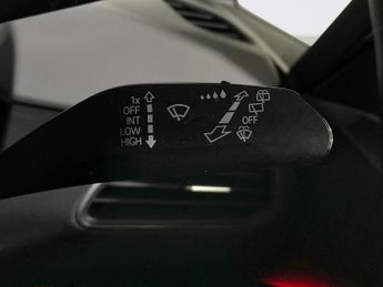 VOLKSWAGEN ID.3 Pro Performance 58kWh Family Hatchback 5dr Electric Auto (204 ps