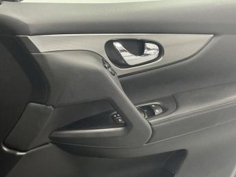 NISSAN QASHQAI 1.5 dCi N-Connecta SUV 5dr Diesel Manual Euro 6 (s/s) (115 ps) -