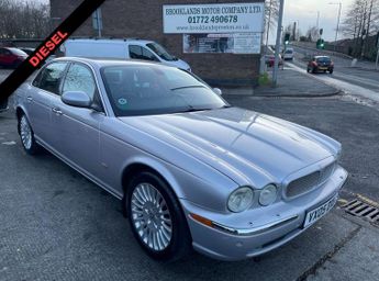 Jaguar XJ 2.7 TDVi SOVEREIGN SALOON 4DR DIESEL AUTOMATIC 204