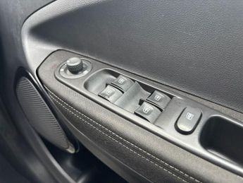 RENAULT ZOE Q90 41kWh Dynamique Nav Hatchback 5dr Electric Auto (i, Quick Ch