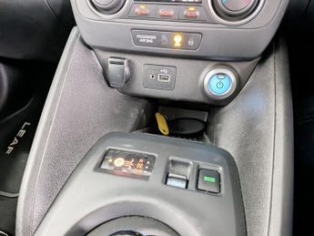 NISSAN LEAF 39kWh Acenta Hatchback 5dr Electric Auto (150 ps)1 FORMER OWNER!