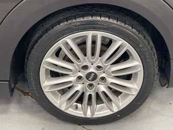 MINI HATCH 1.5 Cooper Hatchback 5dr Petrol Auto Euro 6 (s/s) (136 ps) - AA 