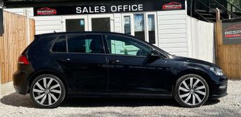 VOLKSWAGEN GOLF 2.0 TDI BlueMotion Tech R-Line Edition Hatchback 5dr Diesel DSG 