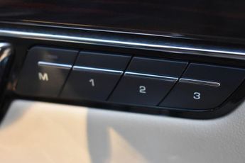 JAGUAR XJ 3.0d V6 Portfolio Saloon 4dr Diesel Auto Euro 6 (s/s) (LWB) (300