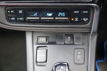TOYOTA AURIS 1.8 VVT-h Excel Touring Sports 5dr Petrol Hybrid CVT Euro 6 (s/s