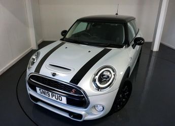 MINI Hatch 2.0 Cooper S Classic Hatchback 3dr Petrol Manual Euro 6 (s/s) (1