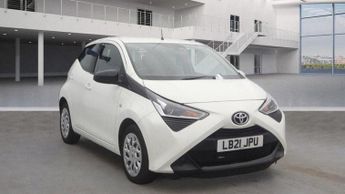 Toyota AYGO 1.0 VVT-i x-play Hatchback 5dr Petrol x-shift Euro 6 (Safety Sen