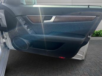 MERCEDES-BENZ C-CLASS 1.8 C180 BlueEfficiency Elegance Estate 5dr Petrol G-Tronic+ Eur