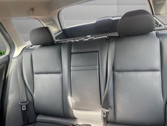 MERCEDES-BENZ C-CLASS 1.8 C180 BlueEfficiency Elegance Estate 5dr Petrol G-Tronic+ Eur