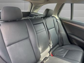 MERCEDES-BENZ C-CLASS 1.8 C180 BlueEfficiency Elegance Estate 5dr Petrol G-Tronic+ Eur