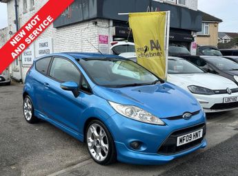 Ford Fiesta 1.6 Zetec S Hatchback 3dr Petrol Manual (139 g/km, 118 bhp)