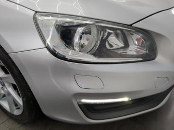 VOLVO V60 1.6 D2 SE Estate 5dr Diesel Manual Euro 5 (s/s) (115 ps)