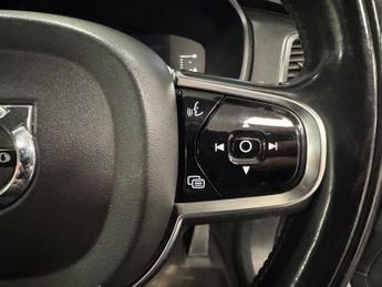 VOLVO XC90 2.0 D5 Momentum Geartronic 4WD Euro 6 (s/s) 5dr