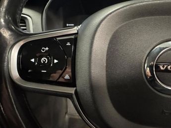 VOLVO XC90 2.0 D5 Momentum Geartronic 4WD Euro 6 (s/s) 5dr