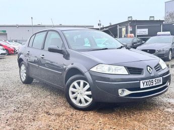 Renault Megane 1.6 VVT Dynamique Saloon 4dr Petrol Manual (164 g/km, 111 bhp)