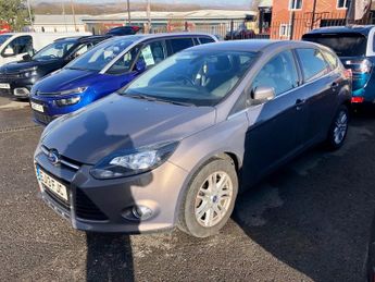 Ford Focus 1.6 Titanium Hatchback 5dr Petrol Powershift Euro 5 (125 ps)