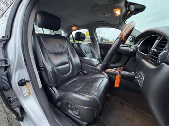 JAGUAR XJ 2.7 TDVi Sovereign Saloon 4dr Diesel Automatic (214 g/km, 204 bh