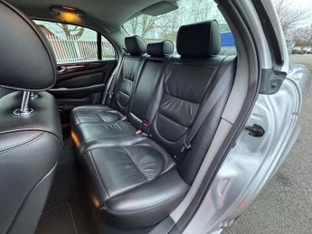 JAGUAR XJ 2.7 TDVi Sovereign Saloon 4dr Diesel Automatic (214 g/km, 204 bh