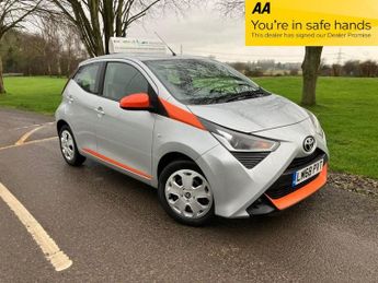 Toyota AYGO 1.0 VVT-i x-play Hatchback 5dr Petrol Manual Euro 6 (71 ps)