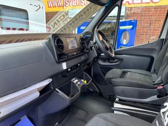 MERCEDES-BENZ SPRINTER 516 CDI MINIBUS WHEEL CHAIR ACEESS TWIN WHEEL AUTO 