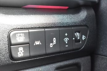 KIA NIRO 1.6 GDi 4 SUV 5dr Petrol Hybrid DCT Euro 6 (s/s) (139 bhp)