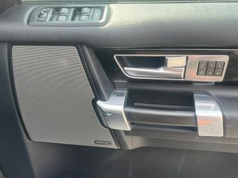 LAND ROVER DISCOVERY 4 3.0 SD V6 HSE SUV 5dr Diesel Auto 4WD Euro 5 (s/s) (255 bhp)