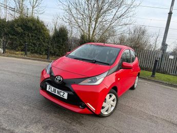 Toyota AYGO 1.0 VVT-i x-play Hatchback 5dr Petrol Manual Euro 6 (71 ps)