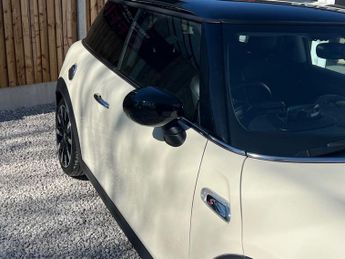 MINI HATCH 2.0 Cooper S Exclusive Hatchback 3dr Petrol Steptronic Euro 6 (s