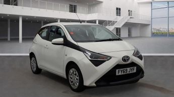 Toyota AYGO 1.0 VVT-i x-play Hatchback 5dr Petrol Manual Euro 6 (71 ps)