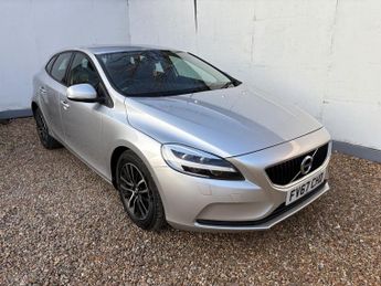 Volvo V40 2.0 D2 Momentum Nav Plus Hatchback 5dr Diesel Manual Euro 6 (s/s