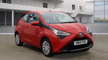 Toyota AYGO 1.0 VVT-i x-play Hatchback 5dr Petrol Manual Euro 6 (71 ps)