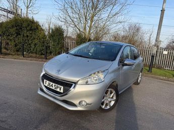 Peugeot 208 1.2 VTi Style Hatchback 5dr Petrol Manual Euro 5 (82 ps)