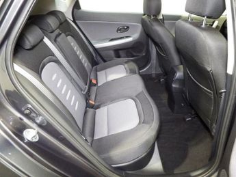 KIA CEED 1.6 CRDi 2 Hatchback 5dr Diesel Auto Euro 5 (126 bhp)