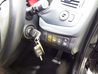 KIA CEED 1.6 CRDi 2 Hatchback 5dr Diesel Auto Euro 5 (126 bhp)