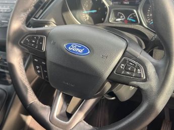 FORD KUGA 1.5T EcoBoost Zetec SUV 5dr Petrol Auto AWD Euro 6 (s/s) (176 ps