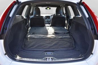 VOLVO XC60 2.4 D4 R-Design Lux Nav SUV 5dr Diesel Manual AWD Euro 6 (s/s) (
