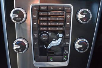 VOLVO XC60 2.4 D4 R-Design Lux Nav SUV 5dr Diesel Manual AWD Euro 6 (s/s) (