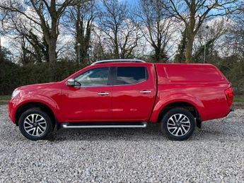 NISSAN NAVARA 2.3 dCi Tekna Pickup Double Cab 4dr Diesel Manual 4WD Euro 6 (s/