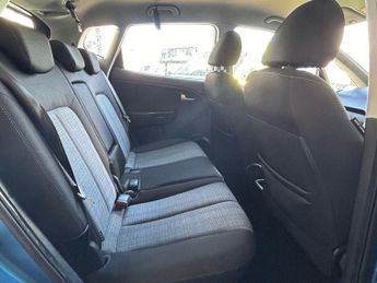 KIA VENGA 1.6 2 MPV 5dr Petrol Auto Euro 5 (123 bhp)