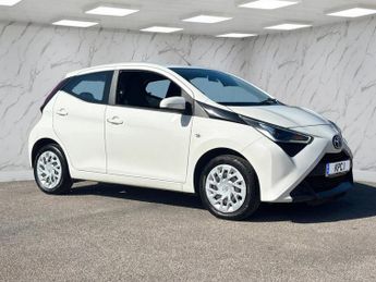 TOYOTA AYGO 1.0 VVT-i x-play Hatchback 5dr Petrol Manual Euro 6 (71 ps) ***D