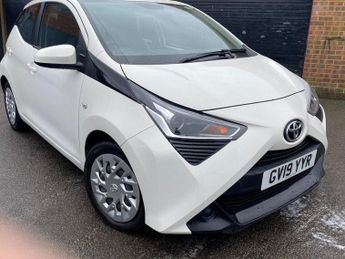 Toyota AYGO 1.0 VVT-i x-play Hatchback 5dr Petrol Manual Euro 6 (71 ps)