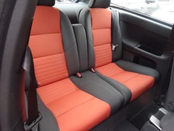 VOLVO C30 2.0D SE Sports Coupe 3dr Diesel Powershift Euro 4 (136 ps)