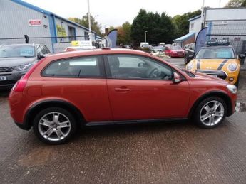 VOLVO C30 2.0D SE Sports Coupe 3dr Diesel Powershift Euro 4 (136 ps)