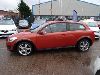 VOLVO C30 2.0D SE Sports Coupe 3dr Diesel Powershift Euro 4 (136 ps)