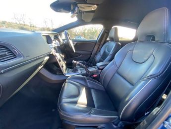 VOLVO V40 2.0 T2 R-Design Edition Hatchback 5dr Petrol Manual Euro 6 (s/s)