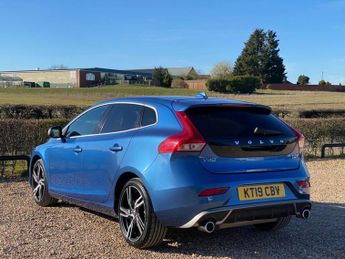VOLVO V40 2.0 T2 R-Design Edition Hatchback 5dr Petrol Manual Euro 6 (s/s)